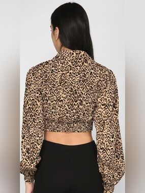 Aakaa Animal Print Collared Crop Top